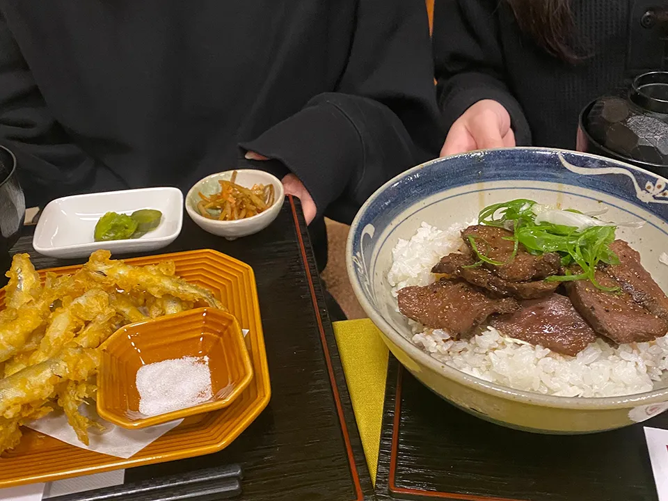 ワカサギ天ぷらと温泉を楽しむツアー