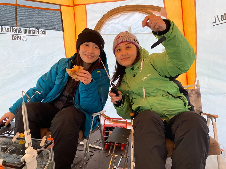 ワカサギ天ぷらと温泉を楽しむツアー