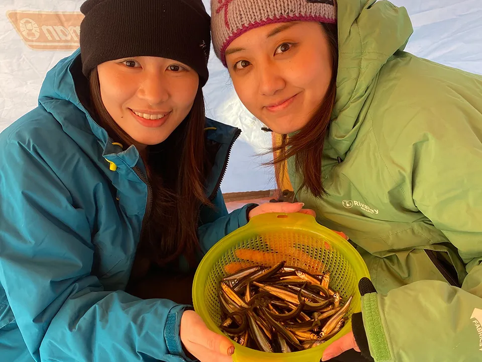 ワカサギ天ぷらと温泉を楽しむツアー